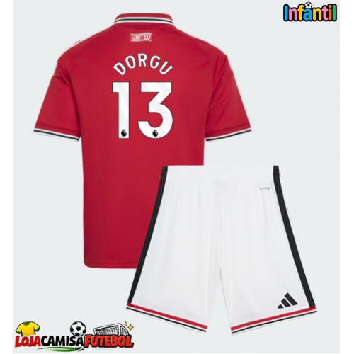 Camisa de Futebol Manchester United Patrick Dorgu #13 Equipamento Principal Infantil 2026-27 Manga Curta (+ Calças curtas)